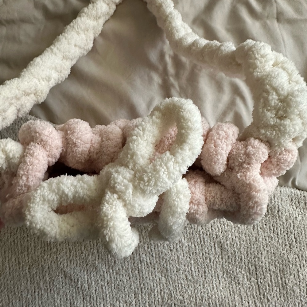 Crochet Finger Knit Cozy Girly Coquette Bow Pink And White Bag Handmade - Picture 3 of 7